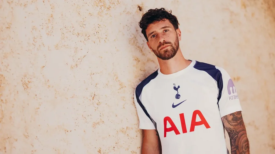 ZYRTARE/ &ldquo;Vjedhje&rdquo; n&euml; merkato, Tottenham siguron sh&euml;rbimet