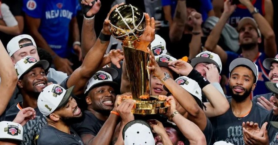 HISTORIKE/ New York Knicks shkruan emrin me "g&euml;rma t&euml; arta"