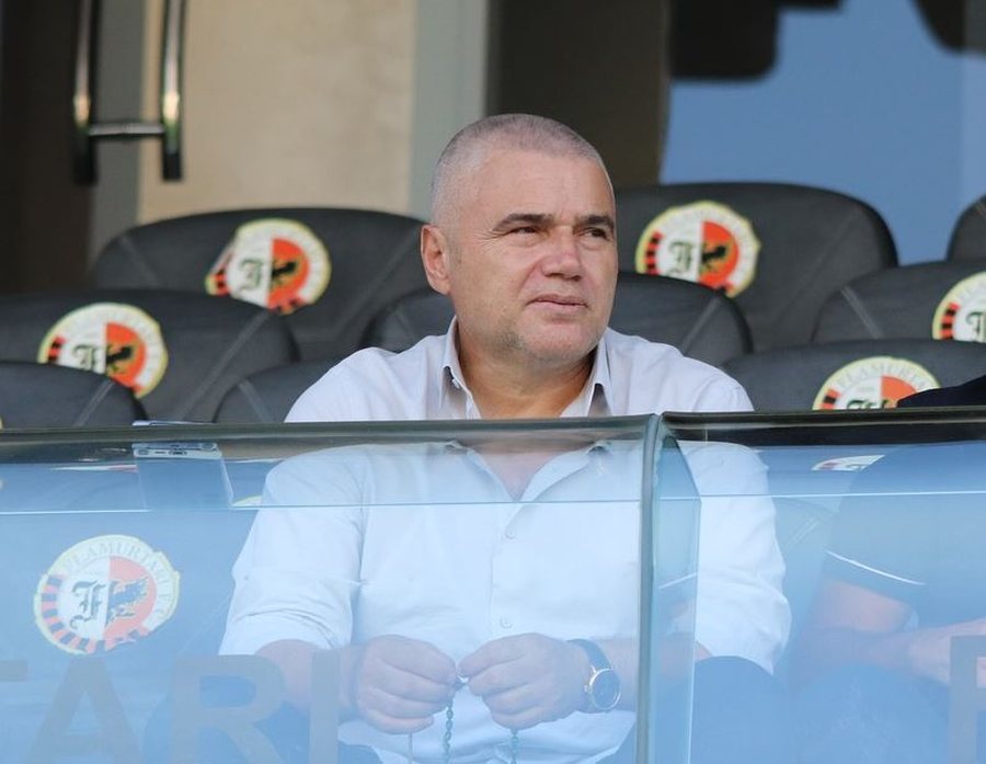 EKSKLUZIVE/ Sinan Idrizi nuk mjaftohet vet&euml;m me K&euml;rnaj&euml;n, pas