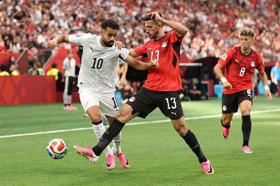 Nj&euml; tjet&euml;r rregull i FIFA-s i respektuar n&euml; Bot&euml;ror, ja pse