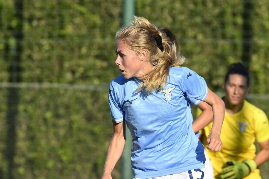 Iu prish kontrata me Lazion sepse ishte shtatz&euml;n&euml;, futbollistja flet