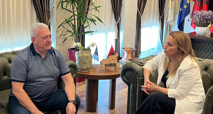 FSHF b&euml;n &ldquo;me krah&euml;&rdquo; La&ccedil;in! Kompleks sportiv dhe