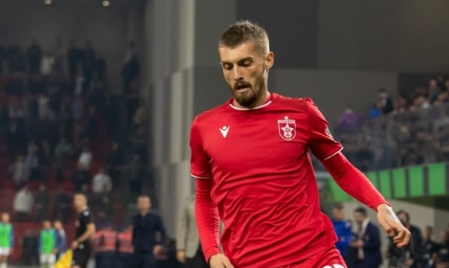 ZYRTARE/ Dikur mbante veshur fanell&euml;n e Partizanit, klubi i kuq jep
