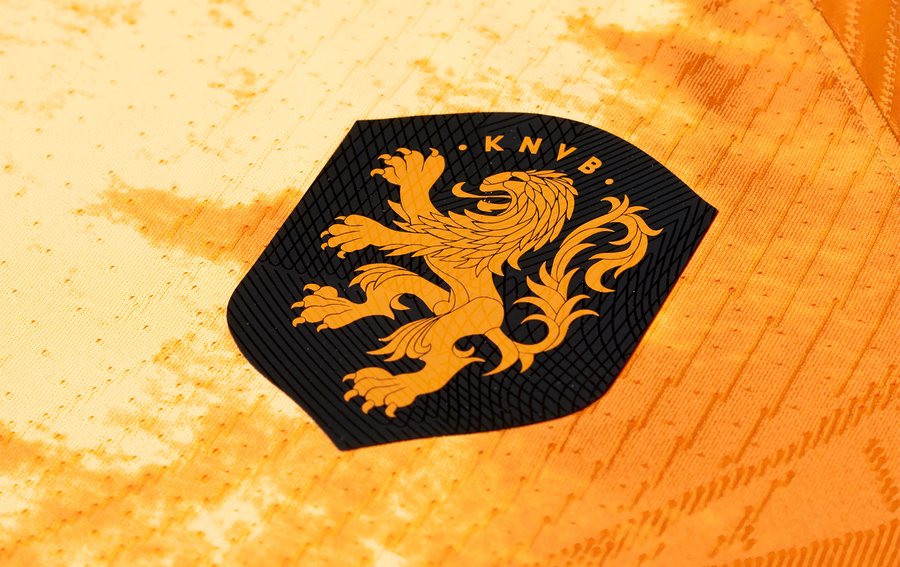 Koeman dha dor&euml;heqjen pas eliminimit befasues nga Bot&euml;rori, Holanda
