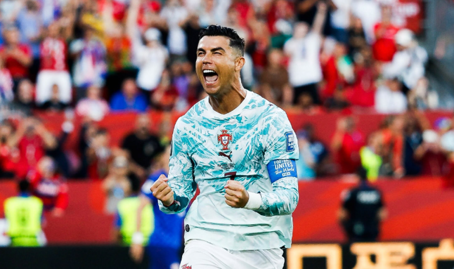 VIDEO/ Cristiano Ronaldo e nisi, dyshja e Milanit p&euml;rmbys&euml;n!