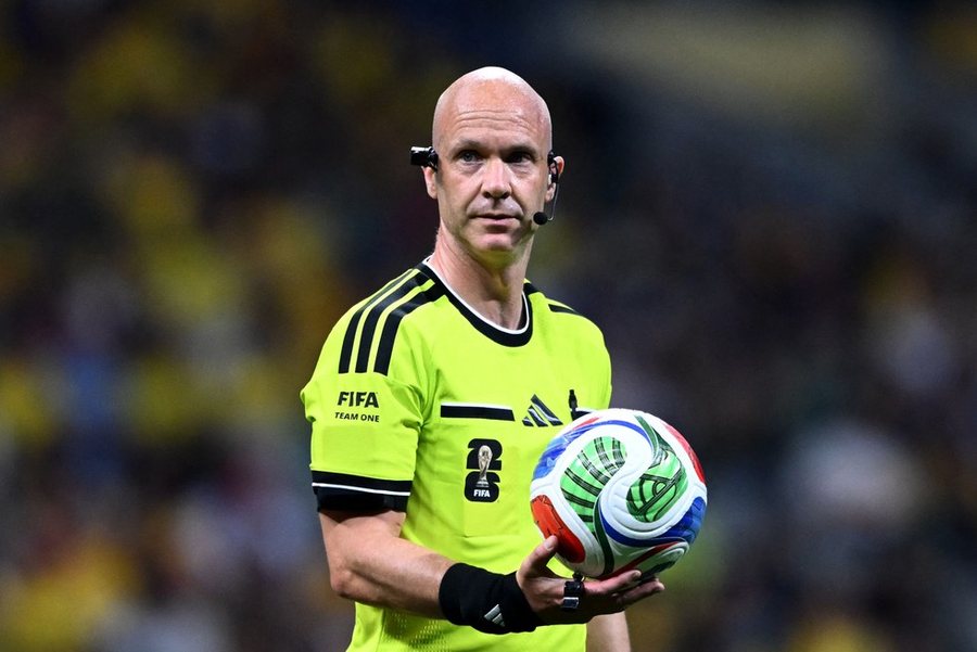 Supersfida e Bot&euml;rorit, FIFA vendos arbitrin kryesor n&euml;