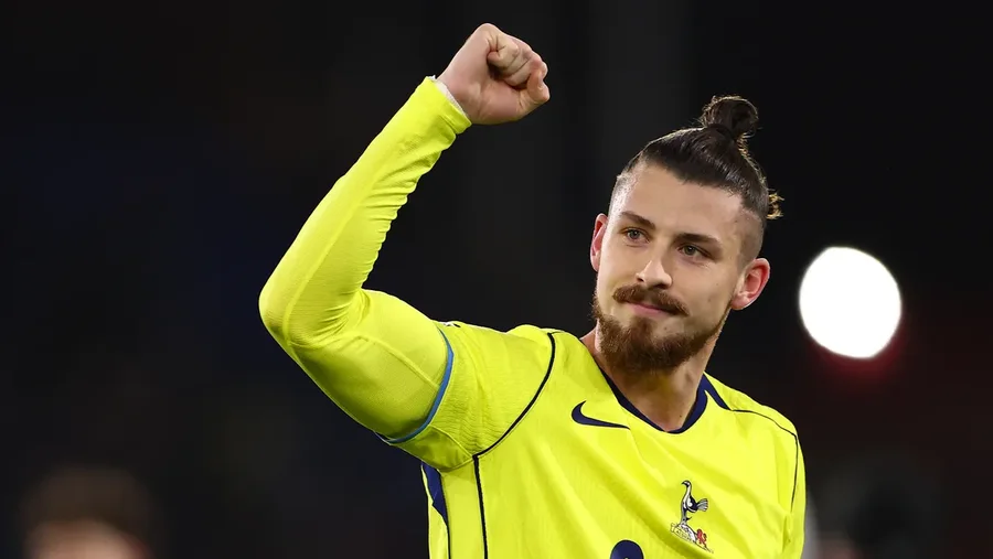 ZYRTARE/ Klubi i Serie A &ldquo;godet&rdquo; n&euml; merkato, transferon