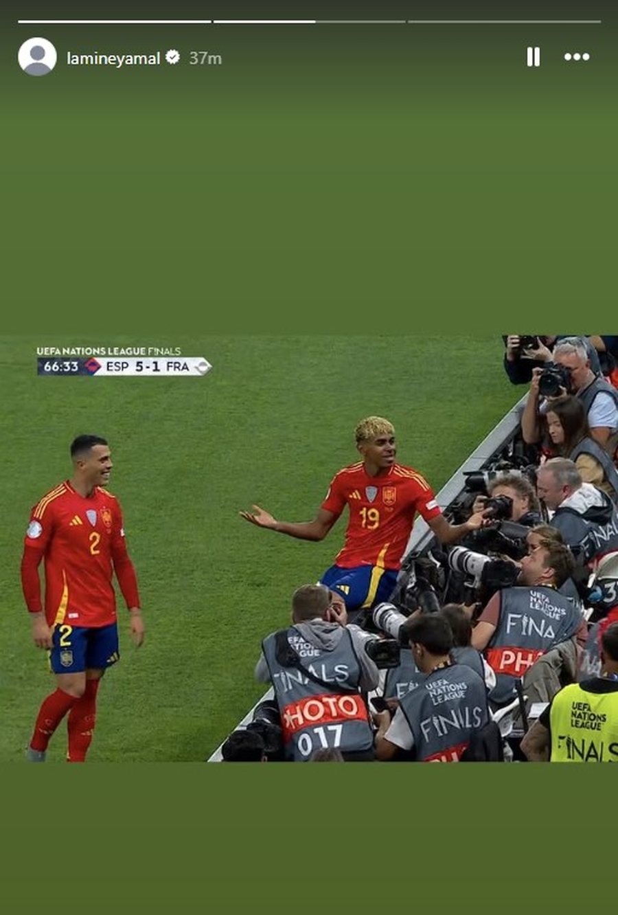 N&euml; stilin &ldquo;alla Cristiano Ronaldo&rdquo; dhe me &ldquo;manita&rdquo;