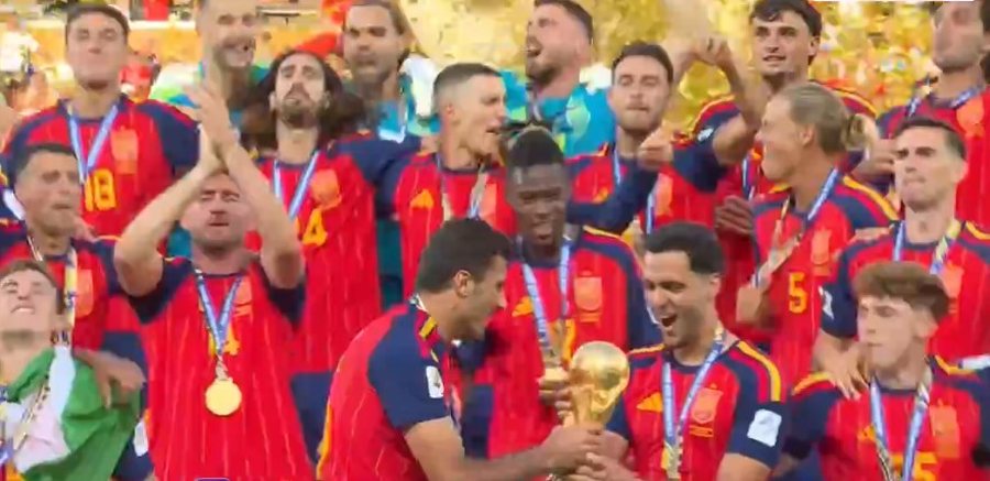 VIDEO/ Kampion&euml; t&euml; Bot&euml;s p&euml;r her&euml; t&euml; dyt&euml;