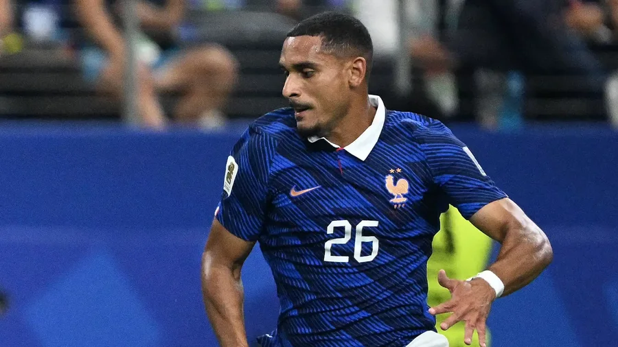 Chelsea nuk ndalet n&euml; merkato, mbrojt&euml;si i Crystal Palace mbetet