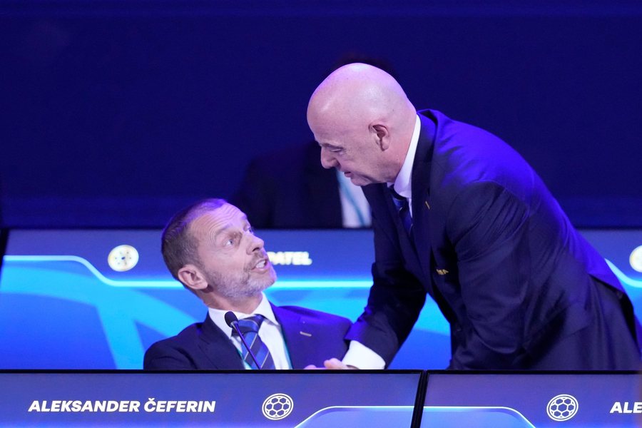 P&euml;rplasja UEFA-FIFA thellohet, Ceferin mungon n&euml; finalen e