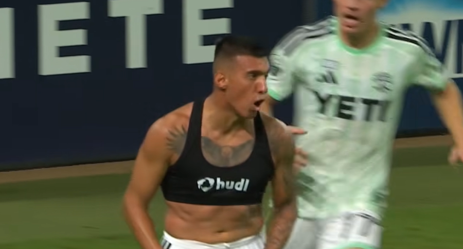 VIDEO/ Myrto Uzuni rikthehet me gol n&euml; SHBA, &ldquo;bomberi&rdquo; shqiptar