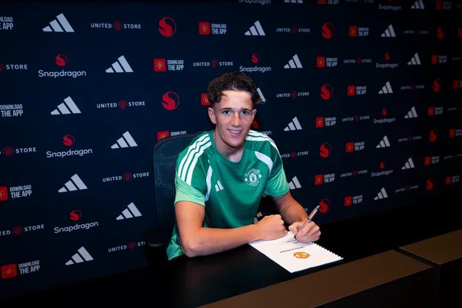 ZYRTARE/ Manchester United mendon p&euml;r t&euml; ardhmen, vjen firma me