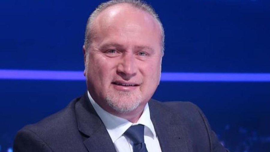 Jeta mes universitetit, sportit dhe politik&euml;s, Artan Pogoni, ikona e