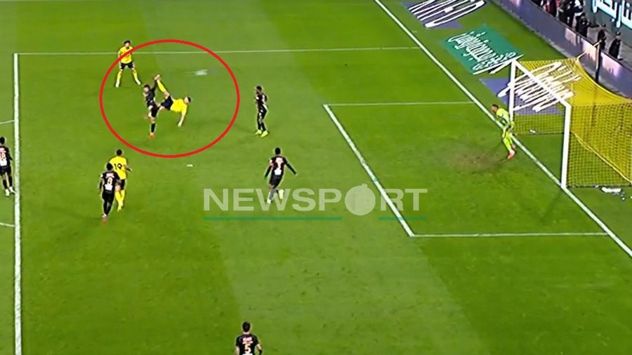 VIDEO/ Cristiano Ronaldo “çmend” botën e futbollit! 40