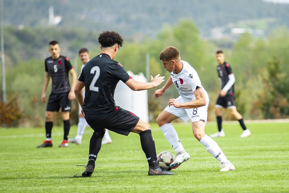 Kombëtarja U-19 zbret në fushë, trajneri Cungu teston 32