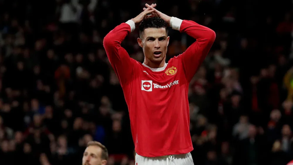 Manchester UNITED “shpëtoi” nga RONALDO,