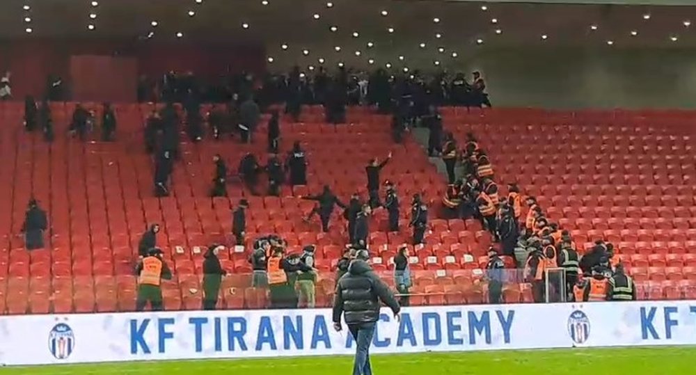 Dëmtuan stadiumin gjatë derbit Tirana-Partizani, nën hetim edhe 8