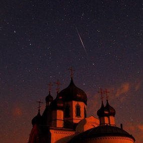 Gjeni një tarracë, karrige dhe përgatituni për shi