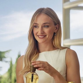 Sophie Turner tregon se flirti i saj i pafajshëm prishi fejesën e