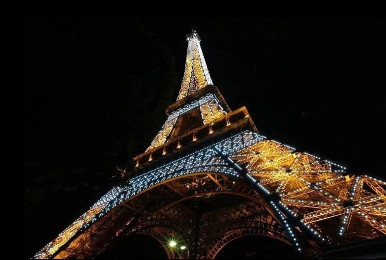 Pse është e jashtëligjshme të fotografosh kullën Eiffel