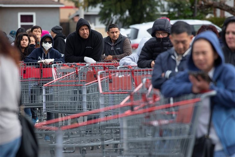 Lista e pazareve: Çfarë duhet të keni në shtëpi