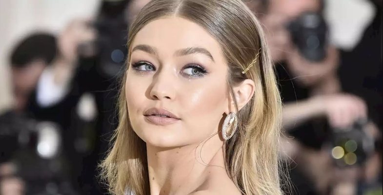 Për herë të parë, mund të shihni Gigi Hadid me barkun e