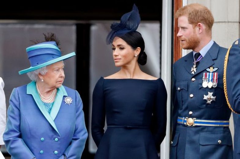 Mbretëresha Elizabeth u heq rolet mbretërore princit Harry dhe Meghan