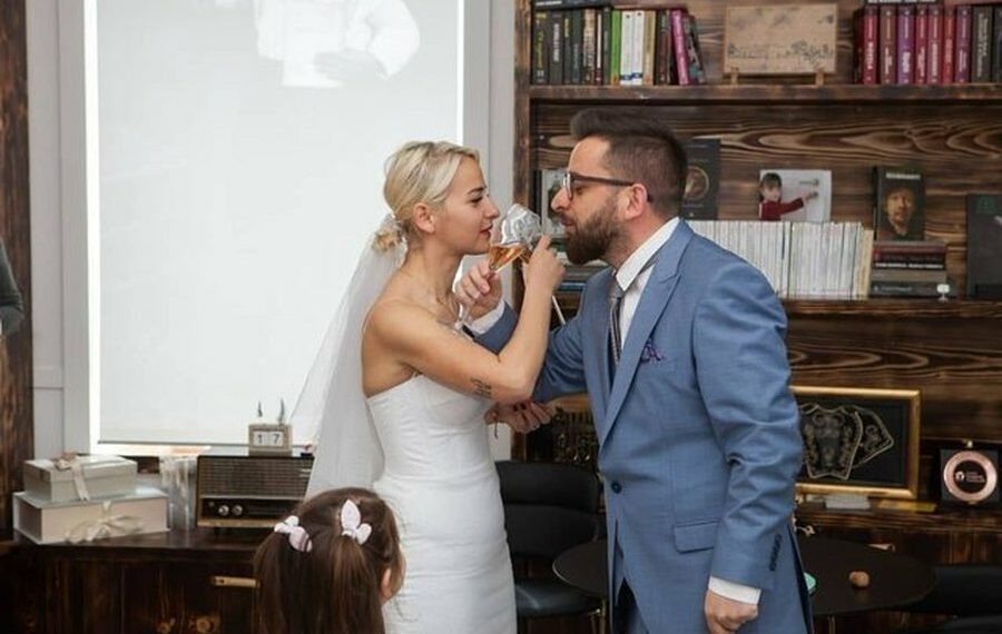 Erion Isai i jep fund zyrtarisht martesës me Ajlin Petrelën
