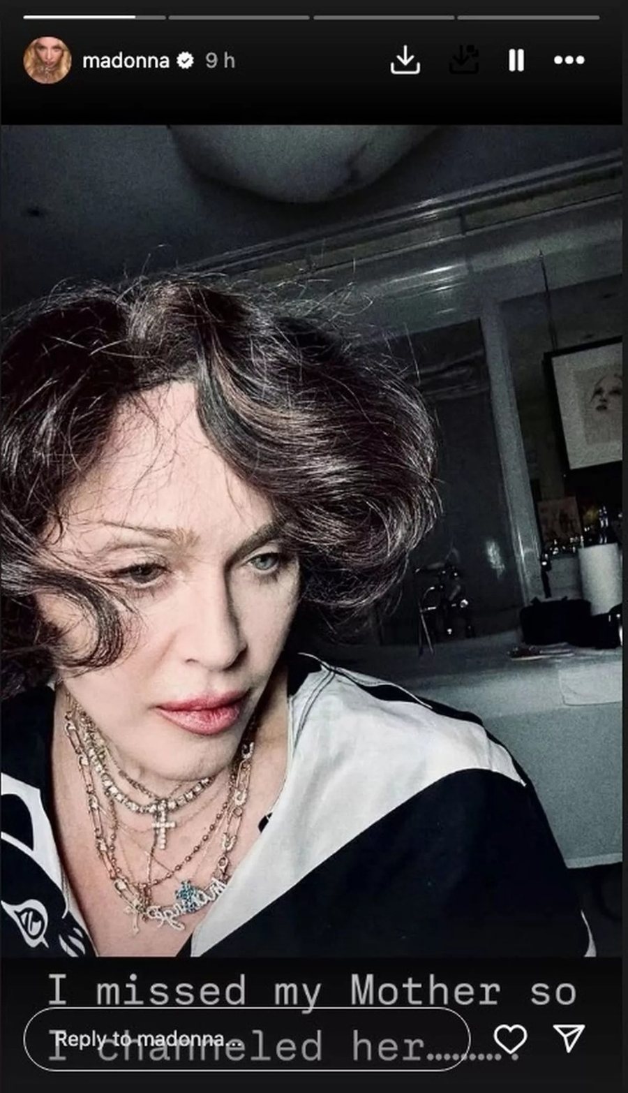 Madonna pozon me të brendshme, ndjekësit e kritikojnë: