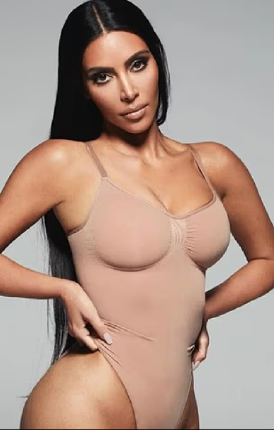 Bianca Sensori shfaqet (sërish) e veshur si Kim Kardashian, por të