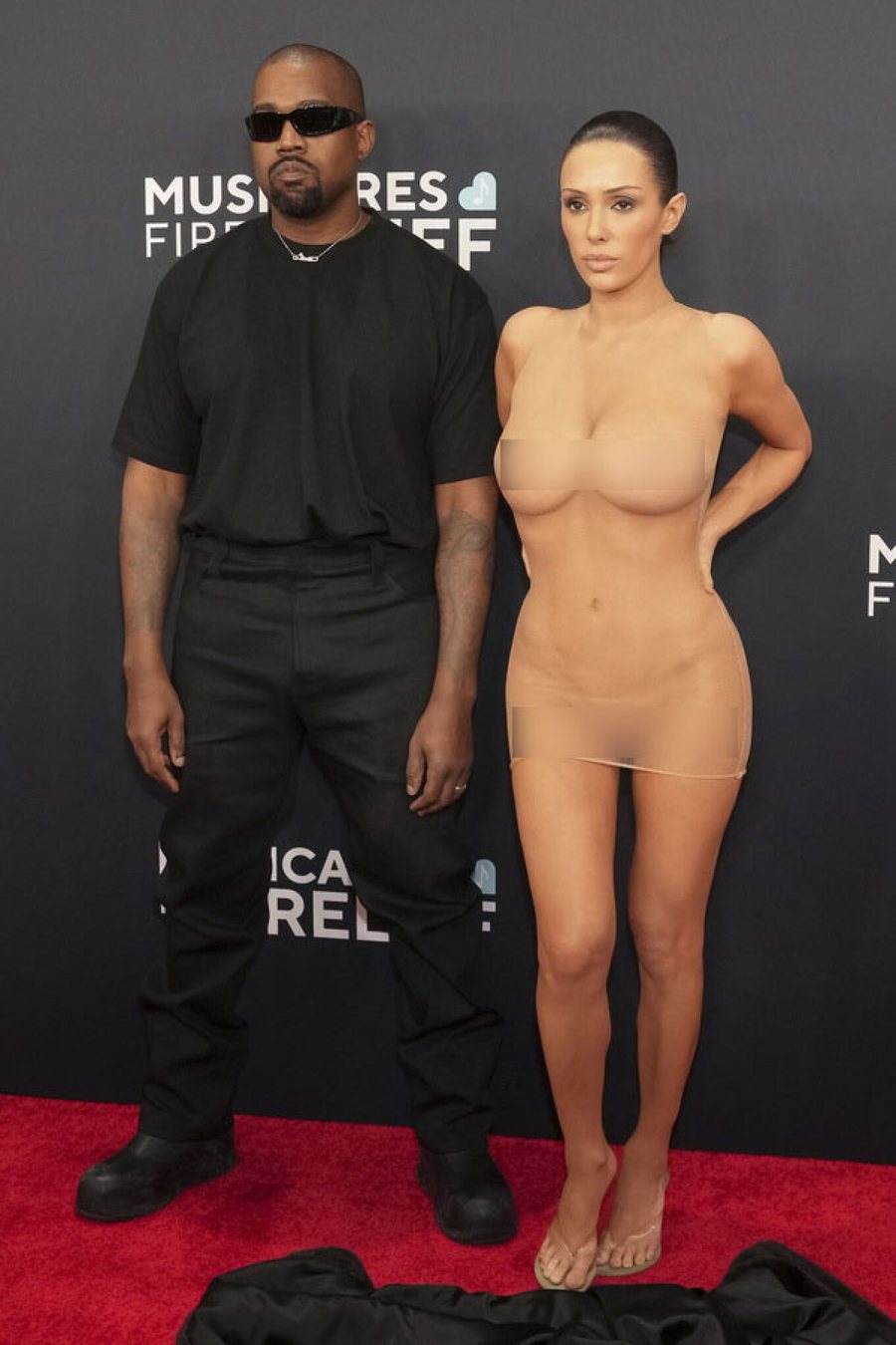 Bianca Sensori shfaqet (sërish) e veshur si Kim Kardashian, por të