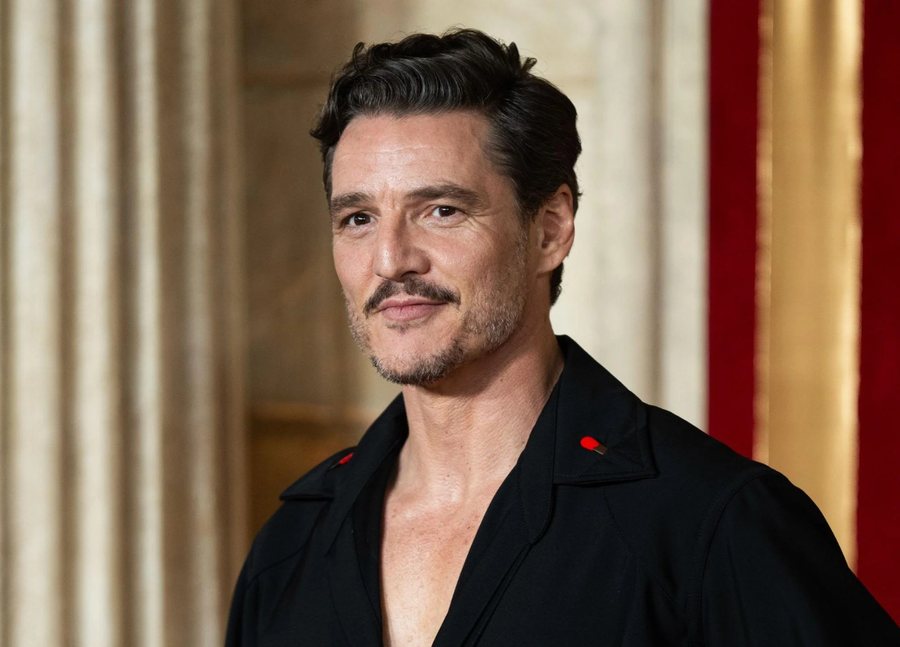 Fitoi konkursin e sozive: Njihuni me "binjakun" e Pedro Pascal