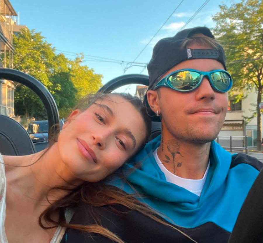 Sipas miqve të tyre, Hailey dhe Justin janë "një fije