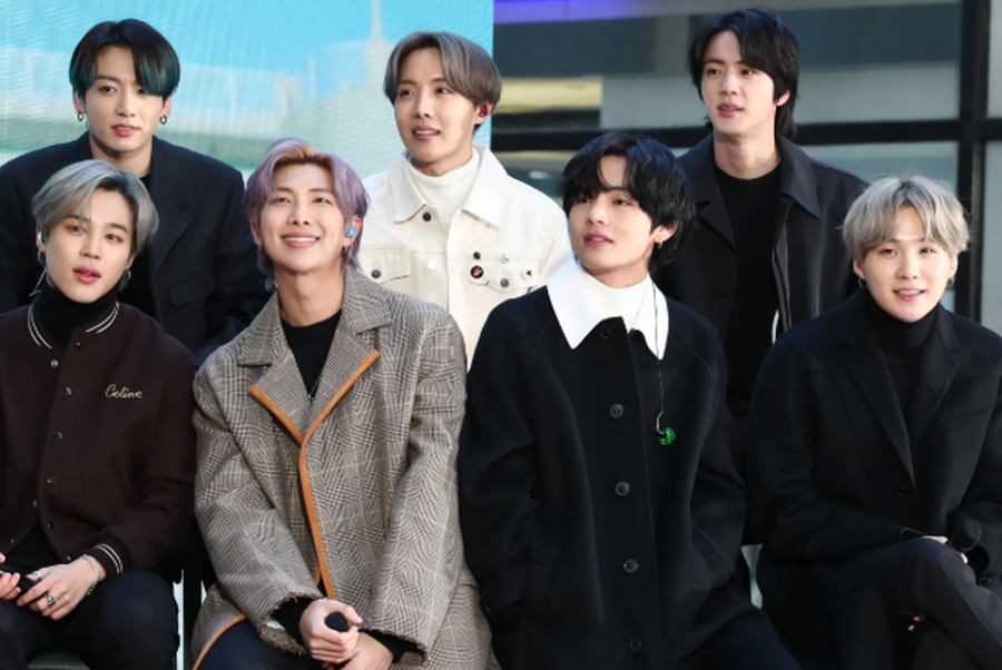 Yjet e BTS përfundojnë shërbimin ushtarak dhe