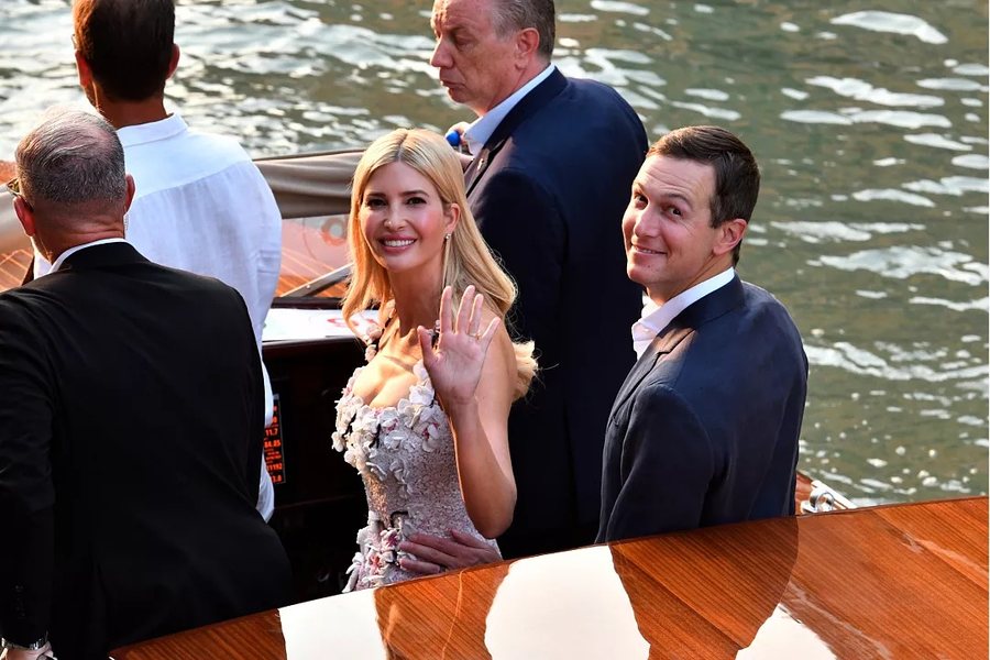 Brenda dasmës super luksoze të Jeff Bezos: Lista e të ftuarve dhe