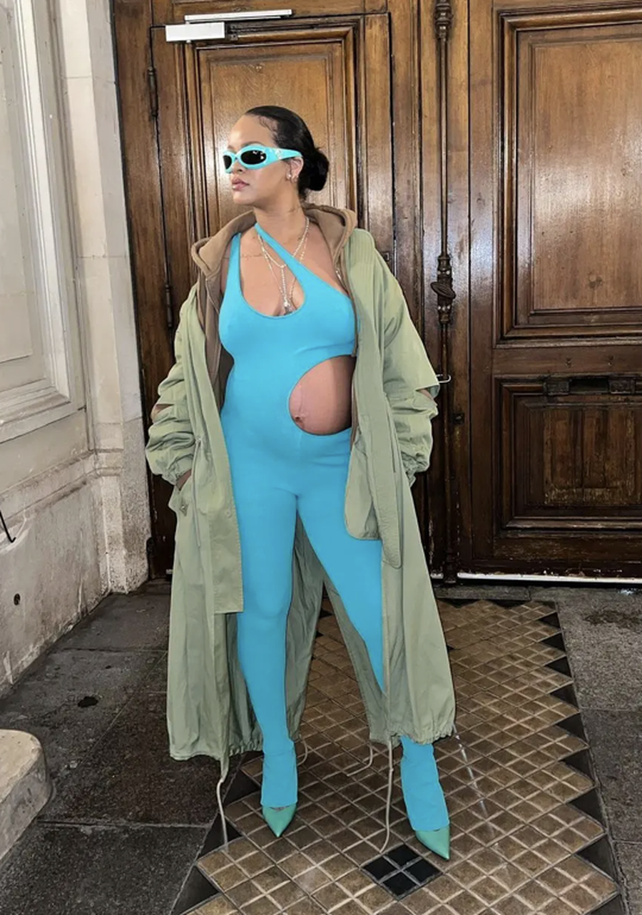 Mami me super stil: Veshjet më të bukura të Rihanna-s gjatë