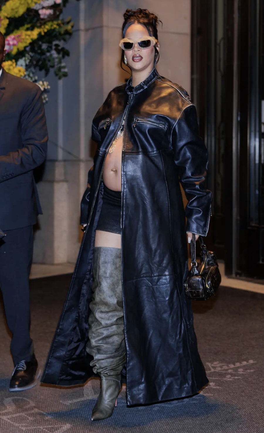 Mami me super stil: Veshjet më të bukura të Rihanna-s gjatë
