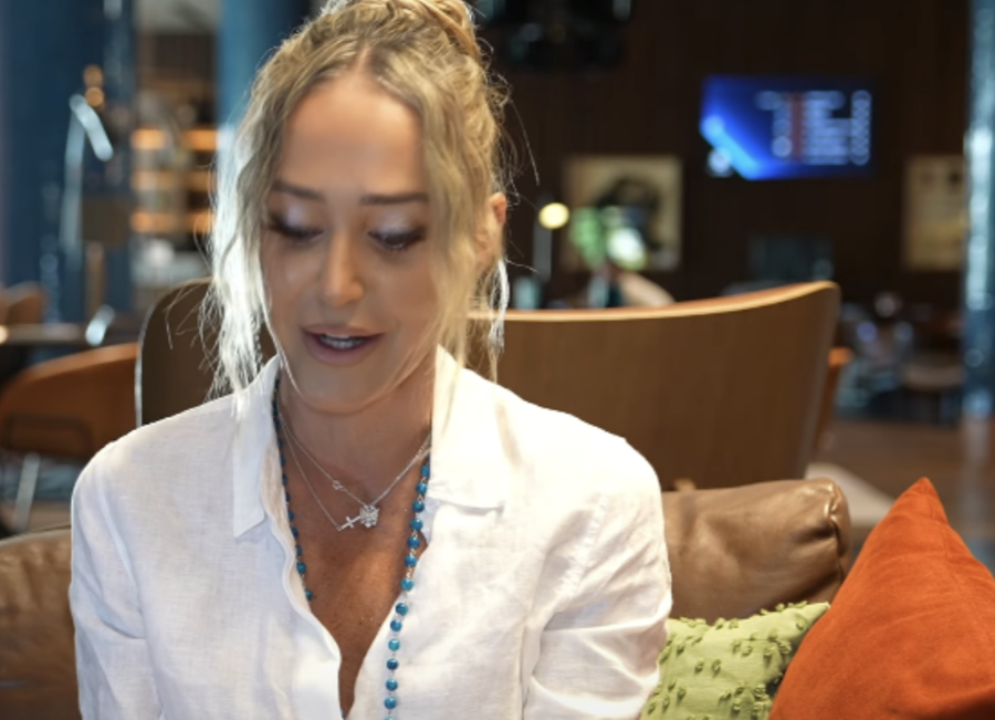 Anita Haradinaj thumbon Olta Gixharin: “Nuk mund të jesh opinioniste