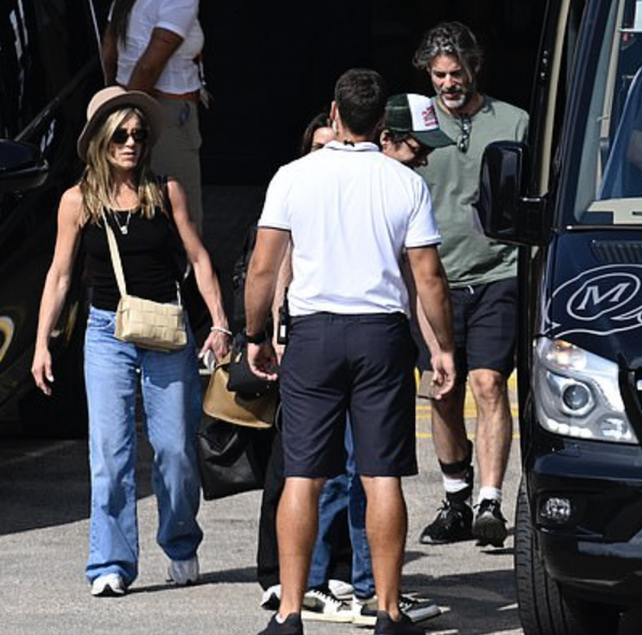 Pa shih! Jennifer Aniston mund të jetë duke përjetuar një