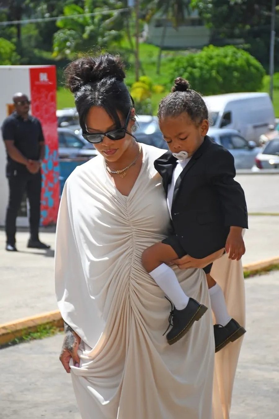 Rihanna i jep lamtumirën e fundit të atit