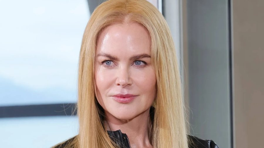 Nicole Kidman thyen rregullin veror të thonjve, por duket yll