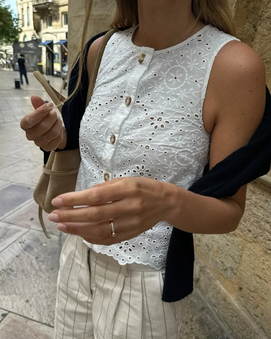 Ky 'anti-trend' është në fakt sekreti për veshjet