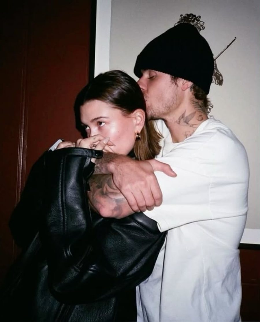 Hailey Bieber ndan një foto me ndjekësit: "Si ka ndikuar stresi