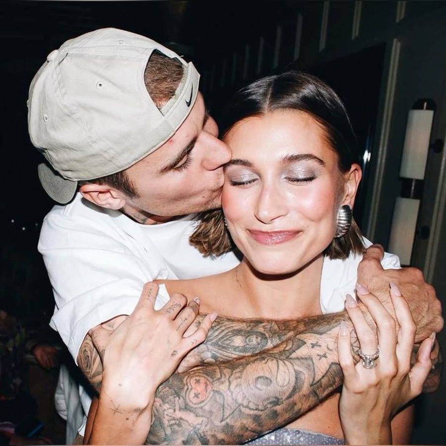 Hailey Bieber ndan një foto me ndjekësit: "Si ka ndikuar stresi