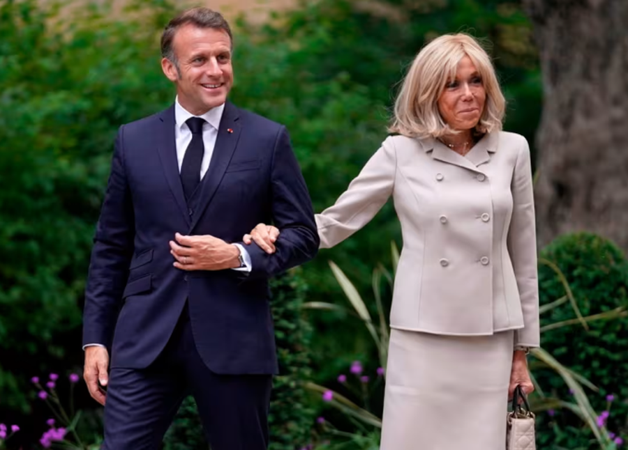 Macron-ët ngrenë padi në SHBA pas pretendimeve se Zonja e