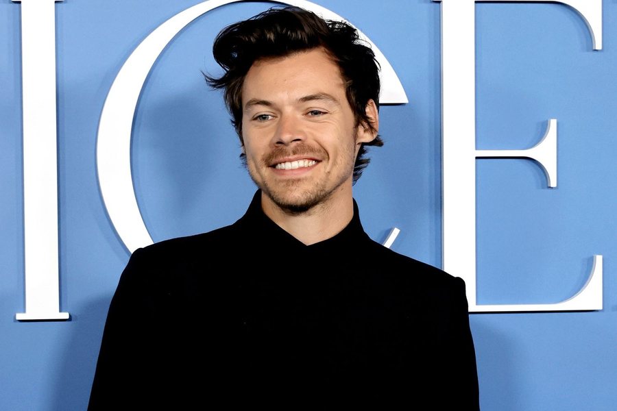 Harry Styles “thyen” sërish rrjetin: Këtë herë