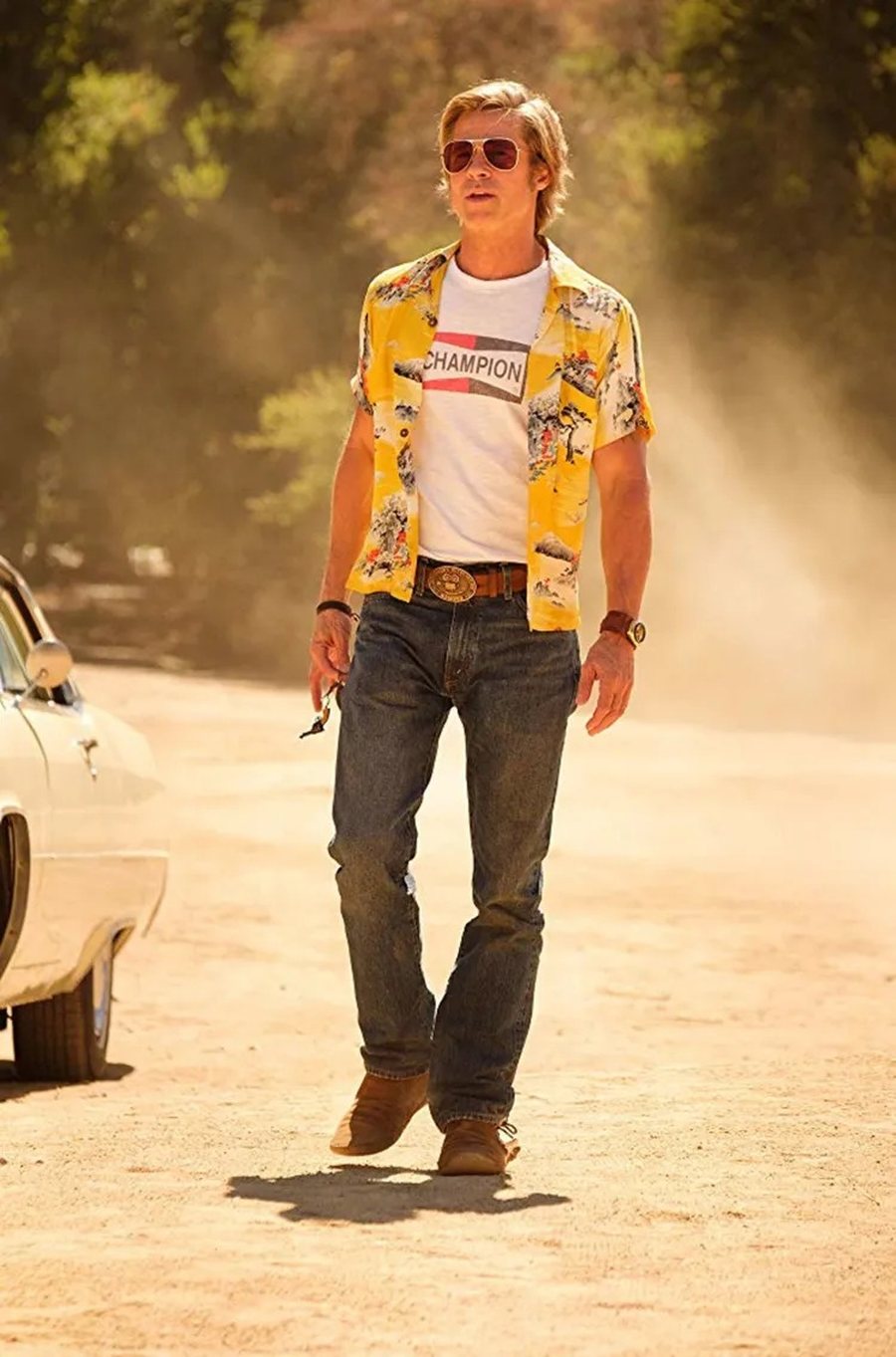 Brad Pitt ndryshon (sërish) look dhe duket YLL
