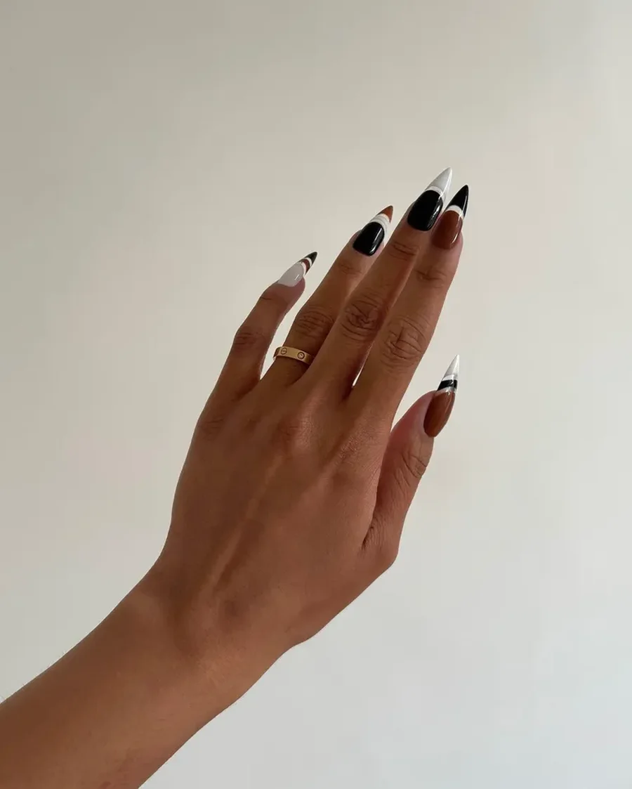 Kylie, Dua, J.Lo etj. Të gjithë janë fiksuar me ‘tuxedo