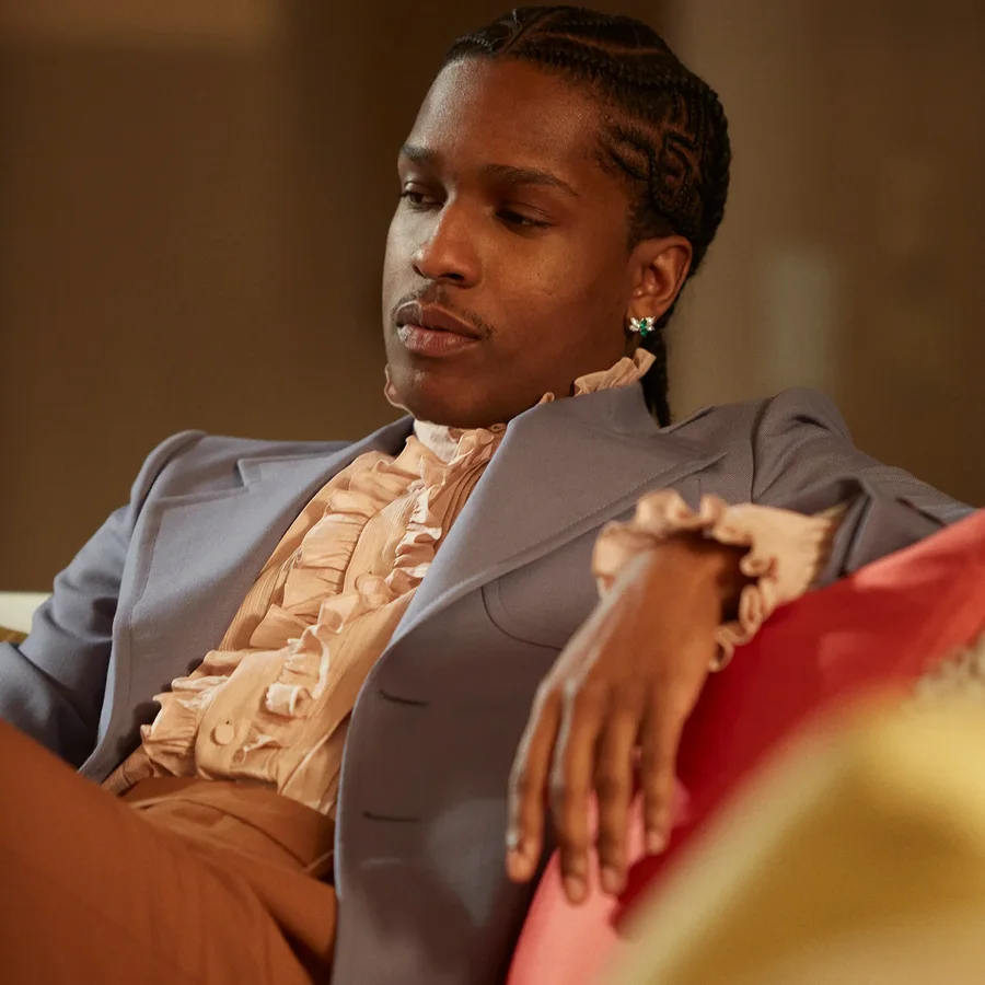 Më fal?! A$AP Rocky bëhet viral pasi u shfaq me taka të kuqe